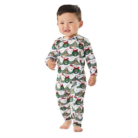 Dr. Seuss's The Grinch™ Wreath Pottery Barn Baby Pajama Size 3-6 months NWOT - Picture 2 of 4